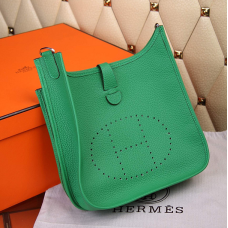 Geantă crossbody Hermes Evelyne III Togo din piele verde
