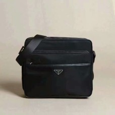 Geantă crossbody Prada pentru bărbați din pânză 1028 Negru
