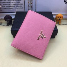 Portofel mic Prada 1M0204 Bifold din piele Saffiano roz