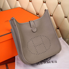 Geantă crossbody Hermes Evelyne III Togo din piele gri