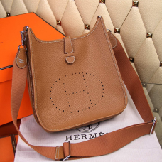 Geantă crossbody Hermes Evelyne III Togo din piele maro